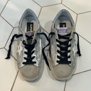 *Authentic* golden goose superstar. Women’s size 39. Only worn once